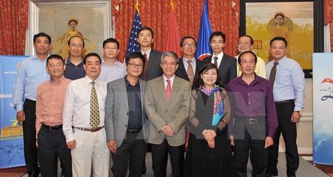 Vietnamese embassies celebrate 70 years of diplomatic sector - ảnh 1